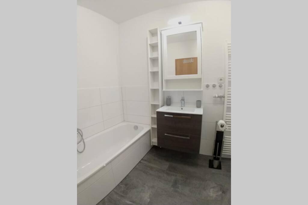 Exklusive In Einbeck, 3 Schlafzimmer Mit Balkon! Apartment